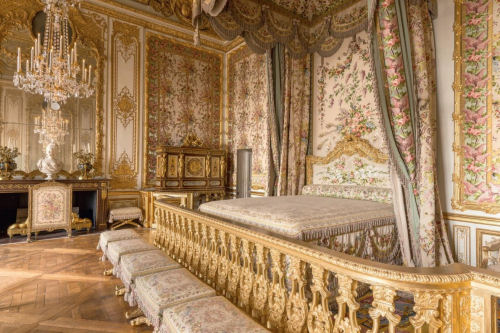 ヴェルサイユ宮殿 王妃の寝室の特大壁飾り-